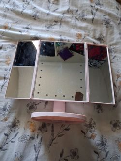 Makeup mirror