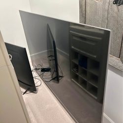 82” Samsung HDTV smart high definition television tv