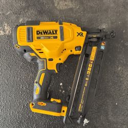Dewalt 20v 16g Angled Nailgun 