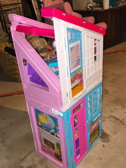 Barbie dreamhouse travel