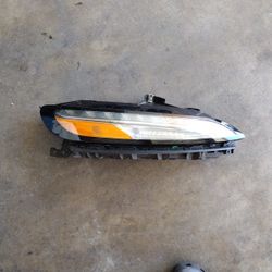 Grand Cherokee Headlight 