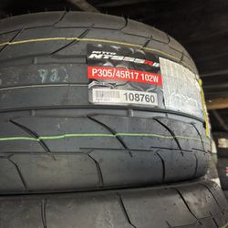 305/45/17 Nitto R2