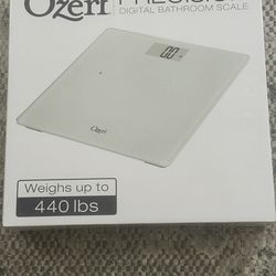 OZERI DIGITAL PRECISION BATHROOM WEIGHING SCALE ACCURATE UO TO 440lbs CAB USED FOR OTHER PURPOSES TOO