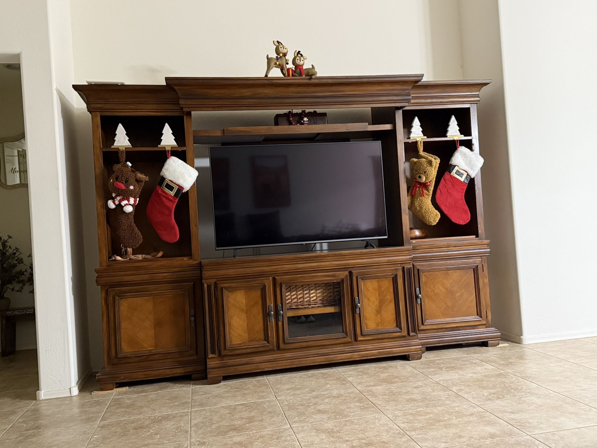 Entertainment Center Tv Stand