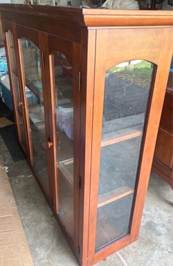 $50 obo Free hutch and china cabinet