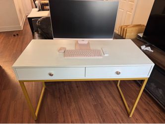 Modern White & Gold Lg pink monitor
