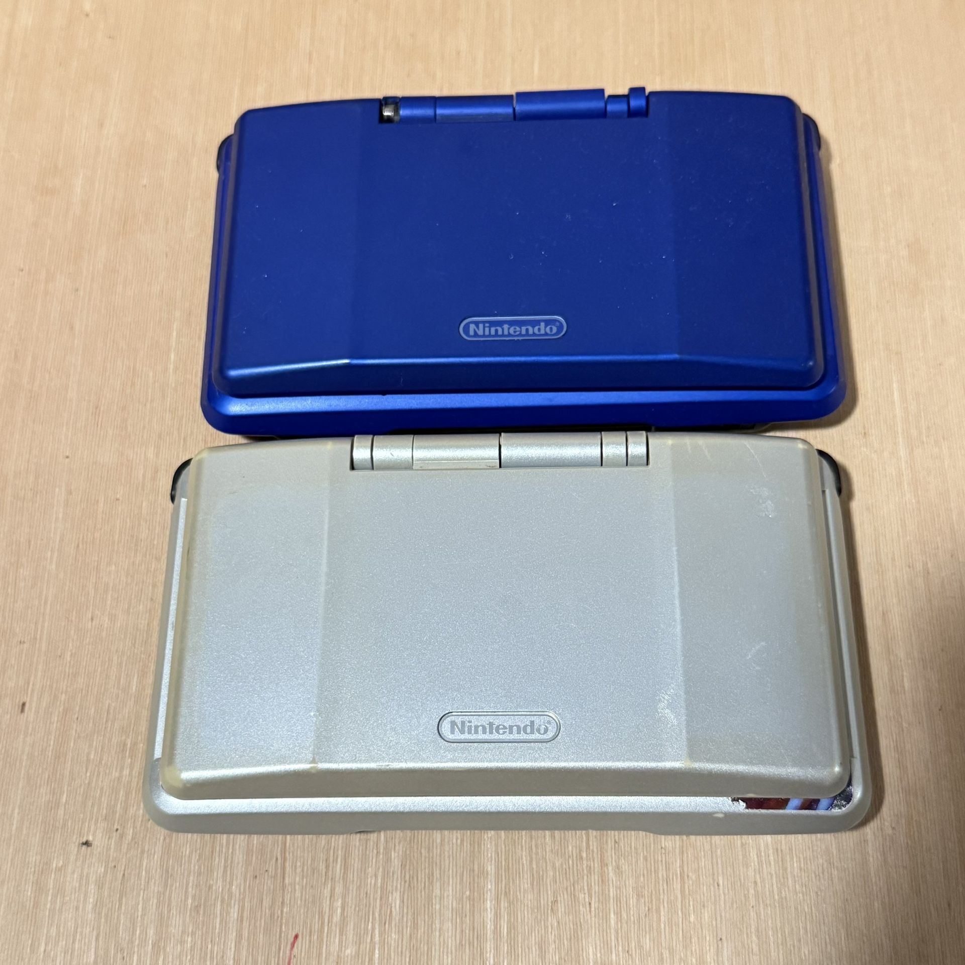 2-Nintendo DS Console “BROKEN”Charging Port/Hinge For Parts/Repair-Only Read Blw