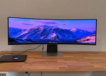 Samsung - 49" Odyssey OLED G9 (G95SC) DQHD G-Sync Compatible Curved Smart Gaming Monitor