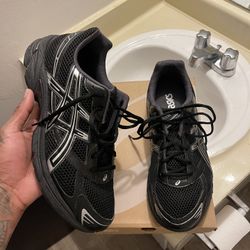 Asics Gel 11-30 “Black” Size 10