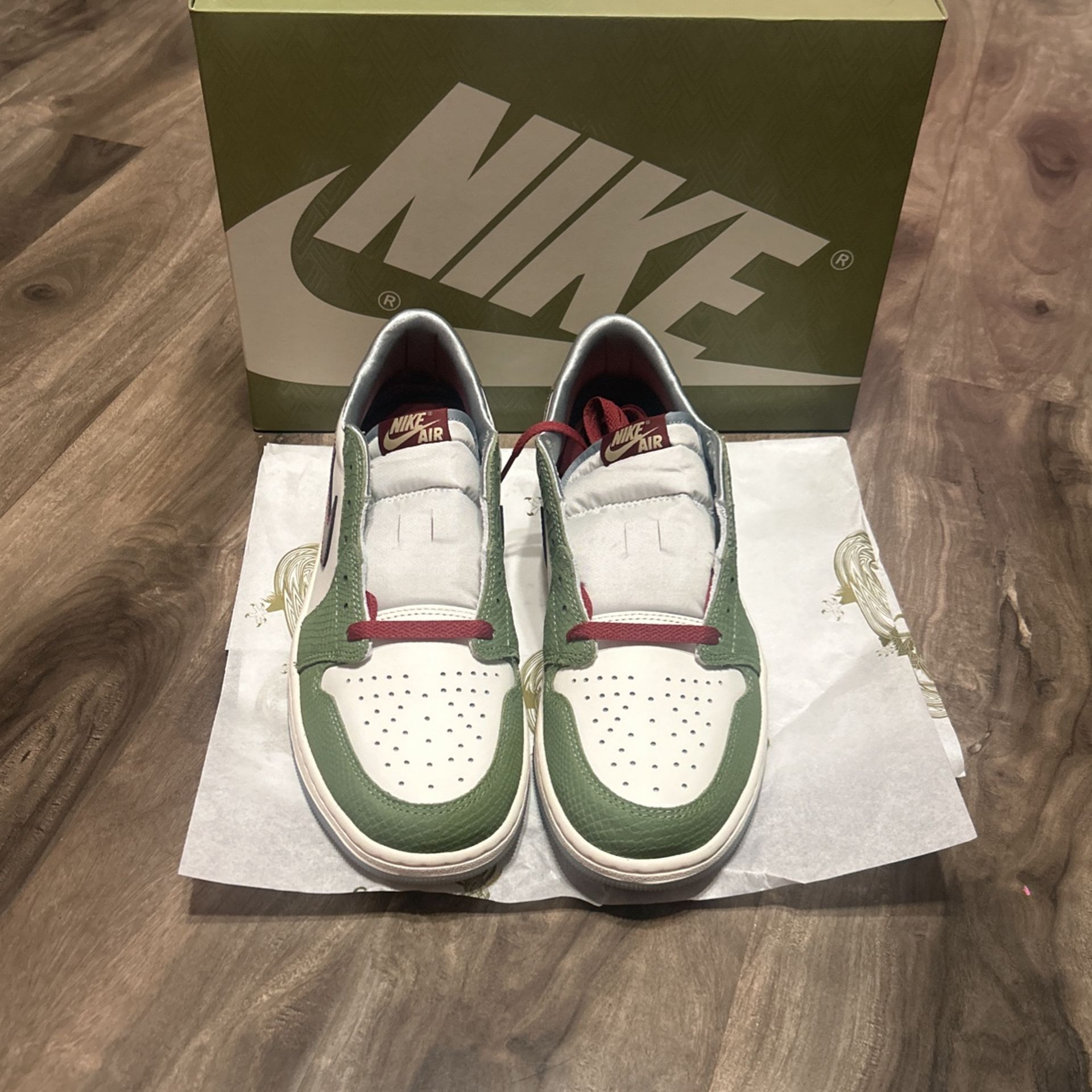 Air Jordan 1 Retro Low OG Year Of the Dragon.