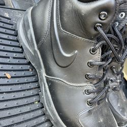 Nike Boots 7.5
