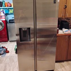 2023 Samsung Fridge 