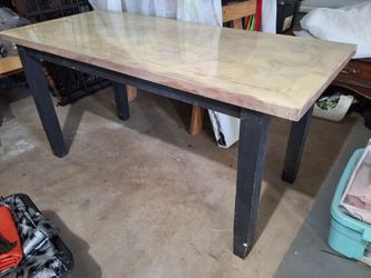 Table / mesa