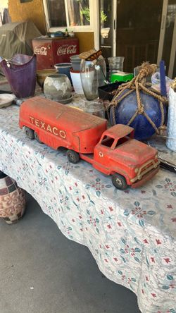 Texaco diecast truck (collectable)