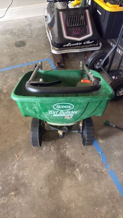 Scotts Turf Builder Broadcast Spreader