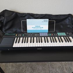 Yamaha PortaTone PSR-12 – Vintage 80s FM Synth – Bag + Stand + Power