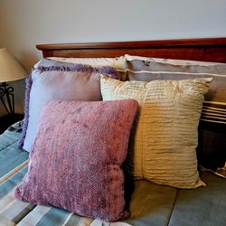 Bedding set & pillows (Full size)