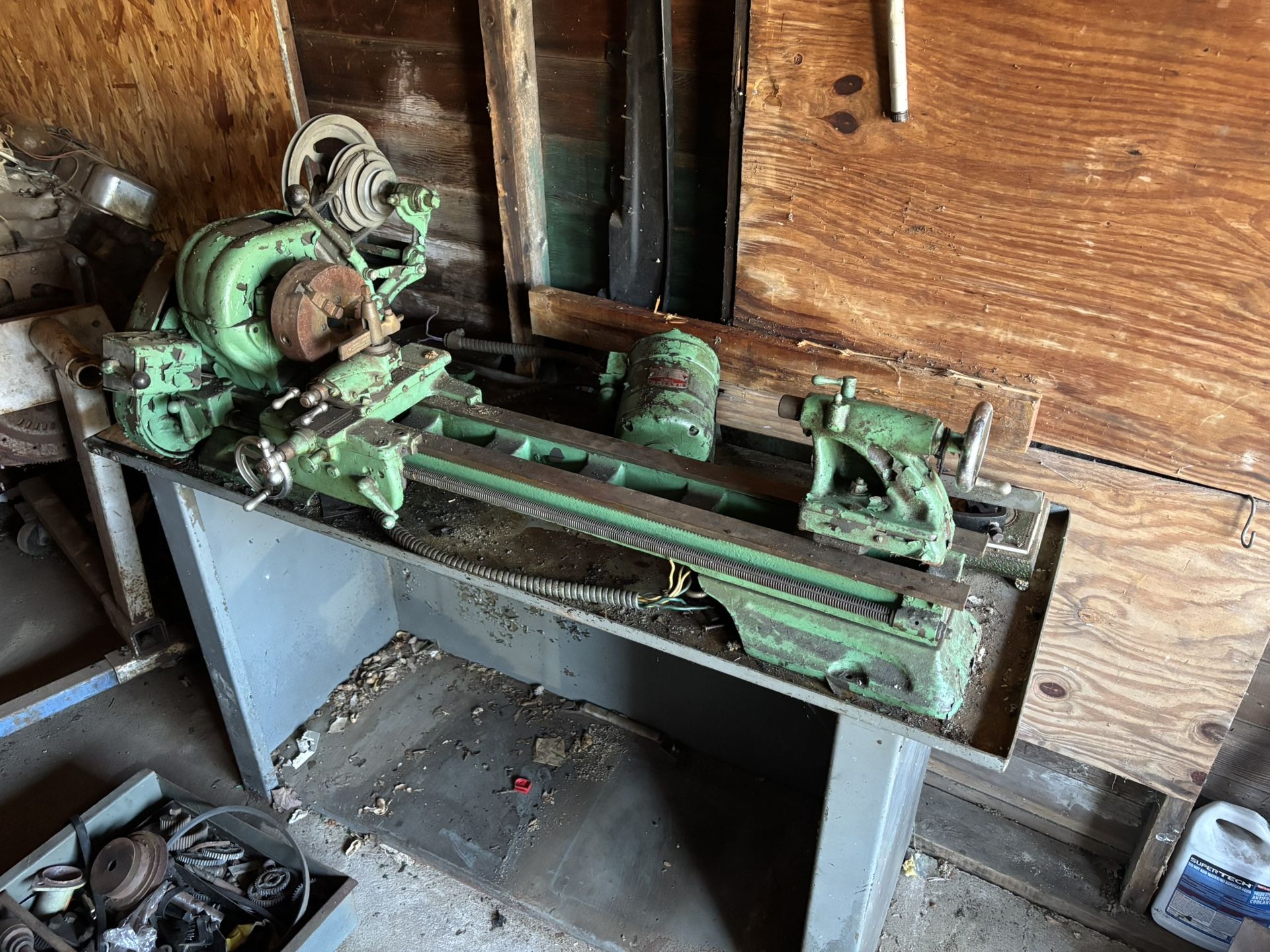 Lathe With Accessories 