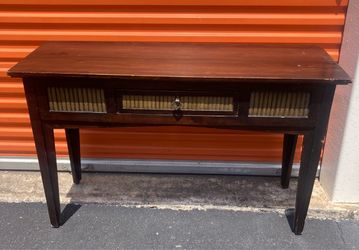 PIER1 WOOD ACCENT TABLE