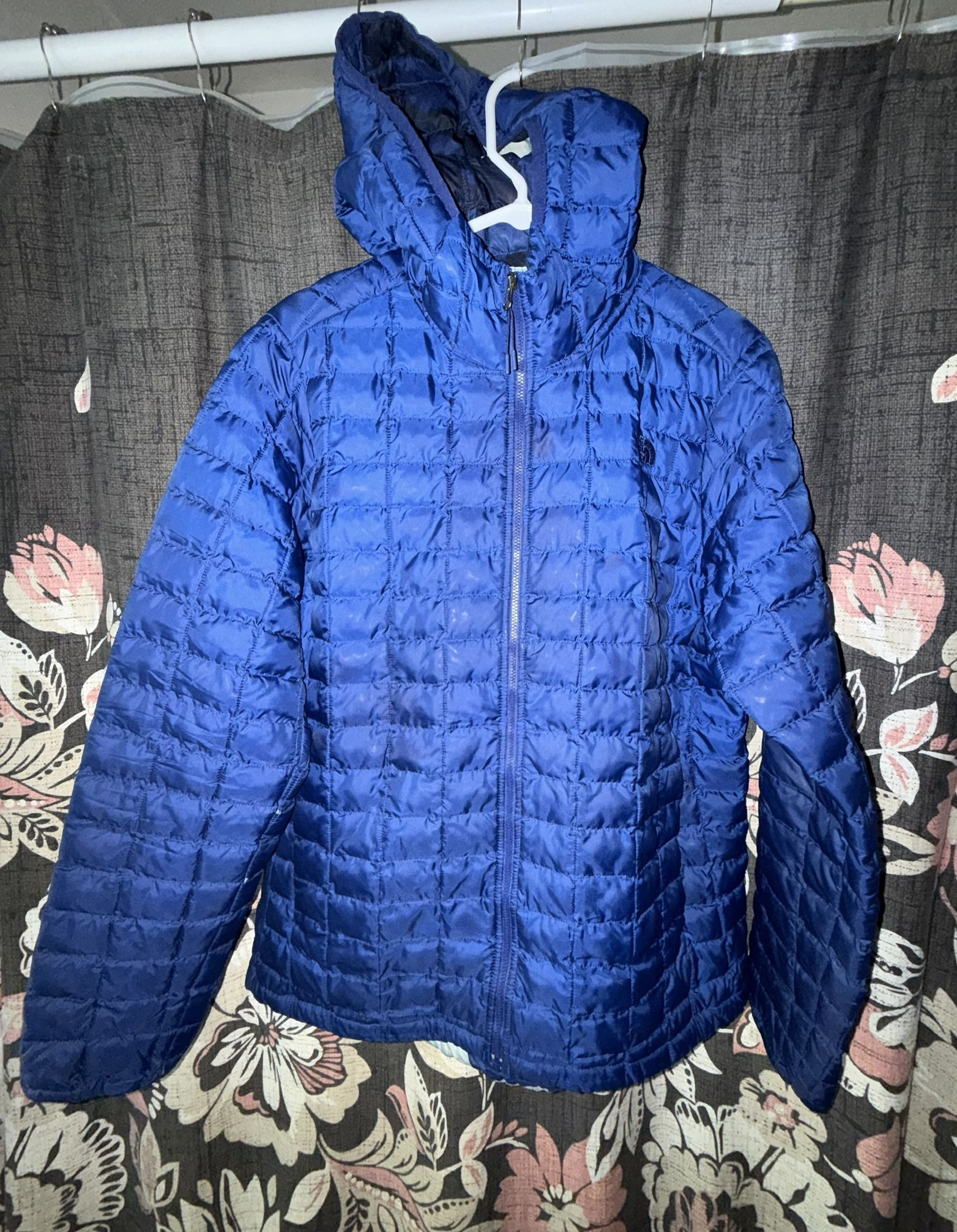 Women’s North Face Thermoball XL-READ BELOW