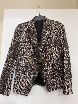 Leopard Print Blazer - Fierce & Fashion-Forward!