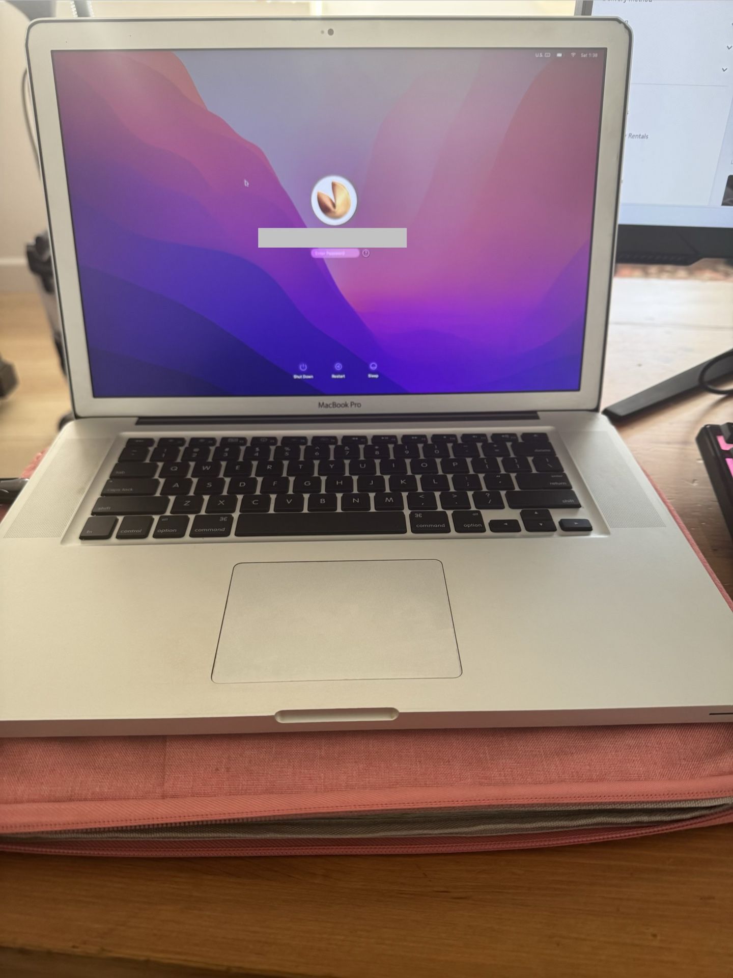 2010 MacBook Pro 15.6 Inch AntiGlare Display 8Gb Ram 500Gb HDD