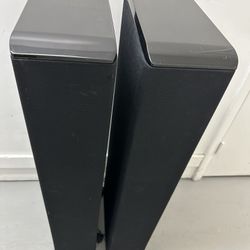 Boston Acoustics VR960 Floor/Tower 3-way Speakers built-in subwoofers
