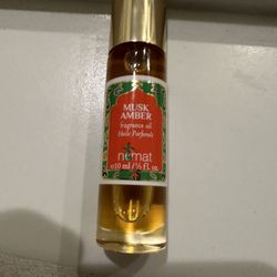 Oil perfume 