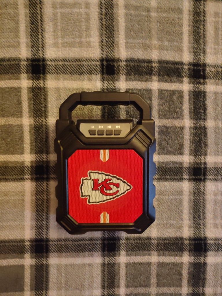 Kansas City Chiefs NFL Syncable Bluetooth Speaker with LED Lights & FM Radio