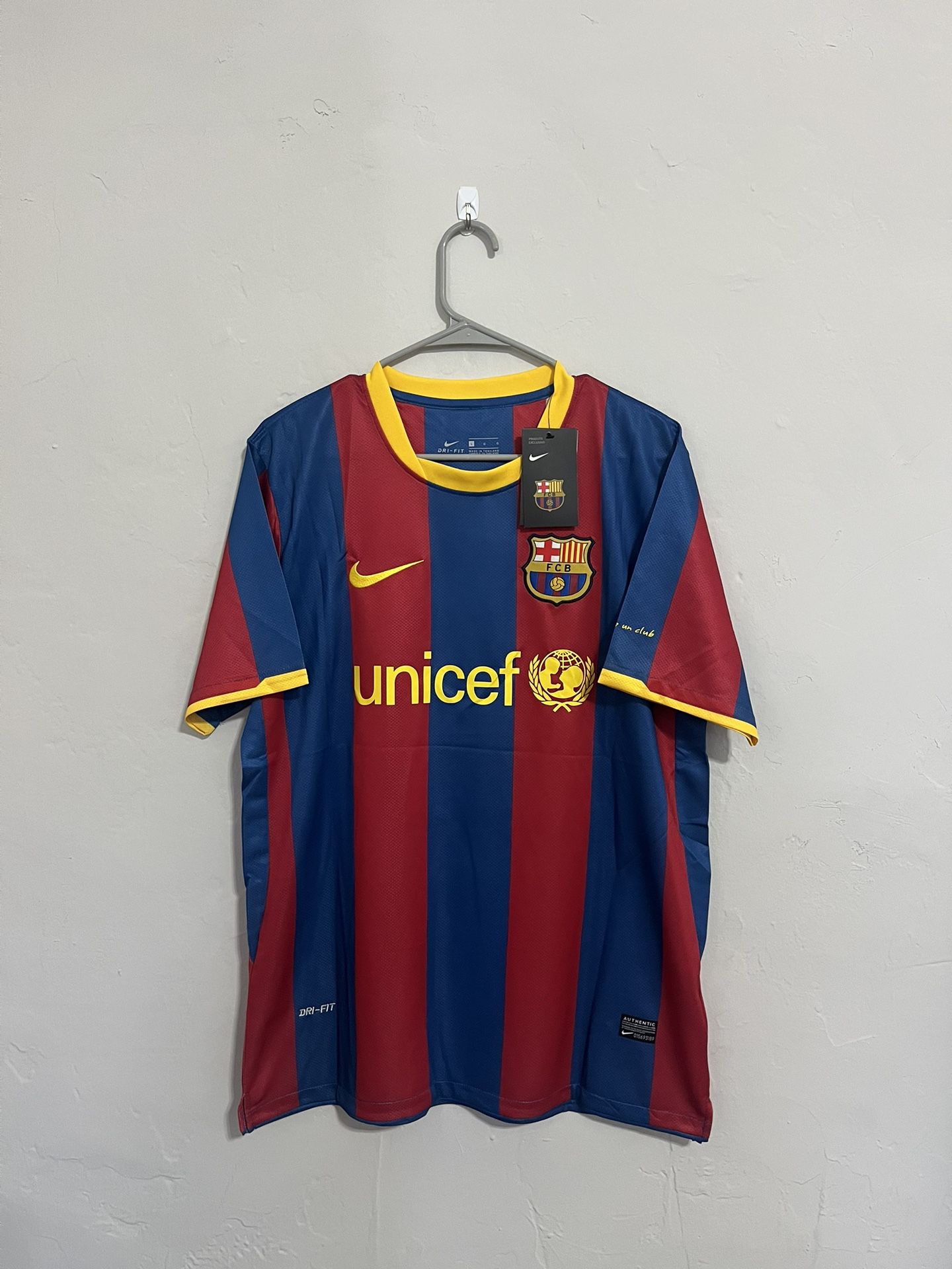 FC Barcelona 2010-11 Home Messi Jersey Medium (slim Fit)