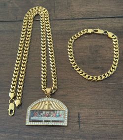 Cuban chain set with last supper pendant