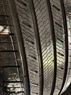 Set of used Michelin’s 235/55/20 90% of life