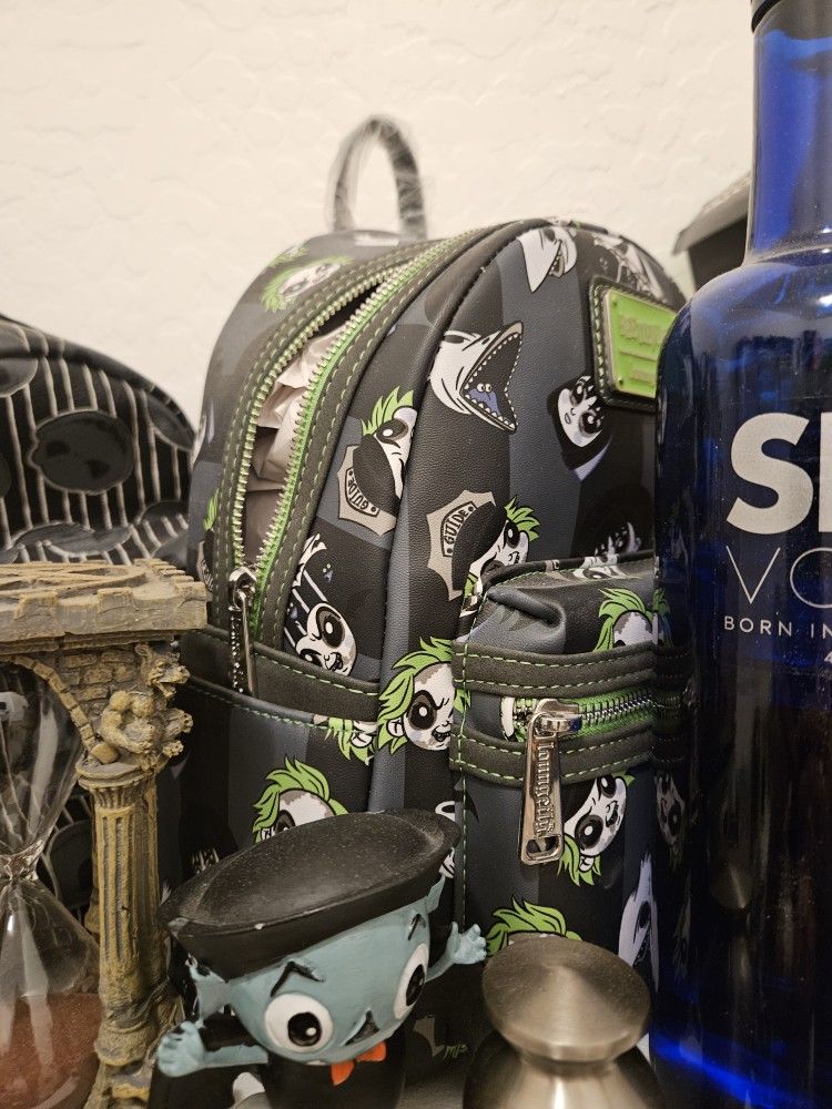 Assorted loungfly bags