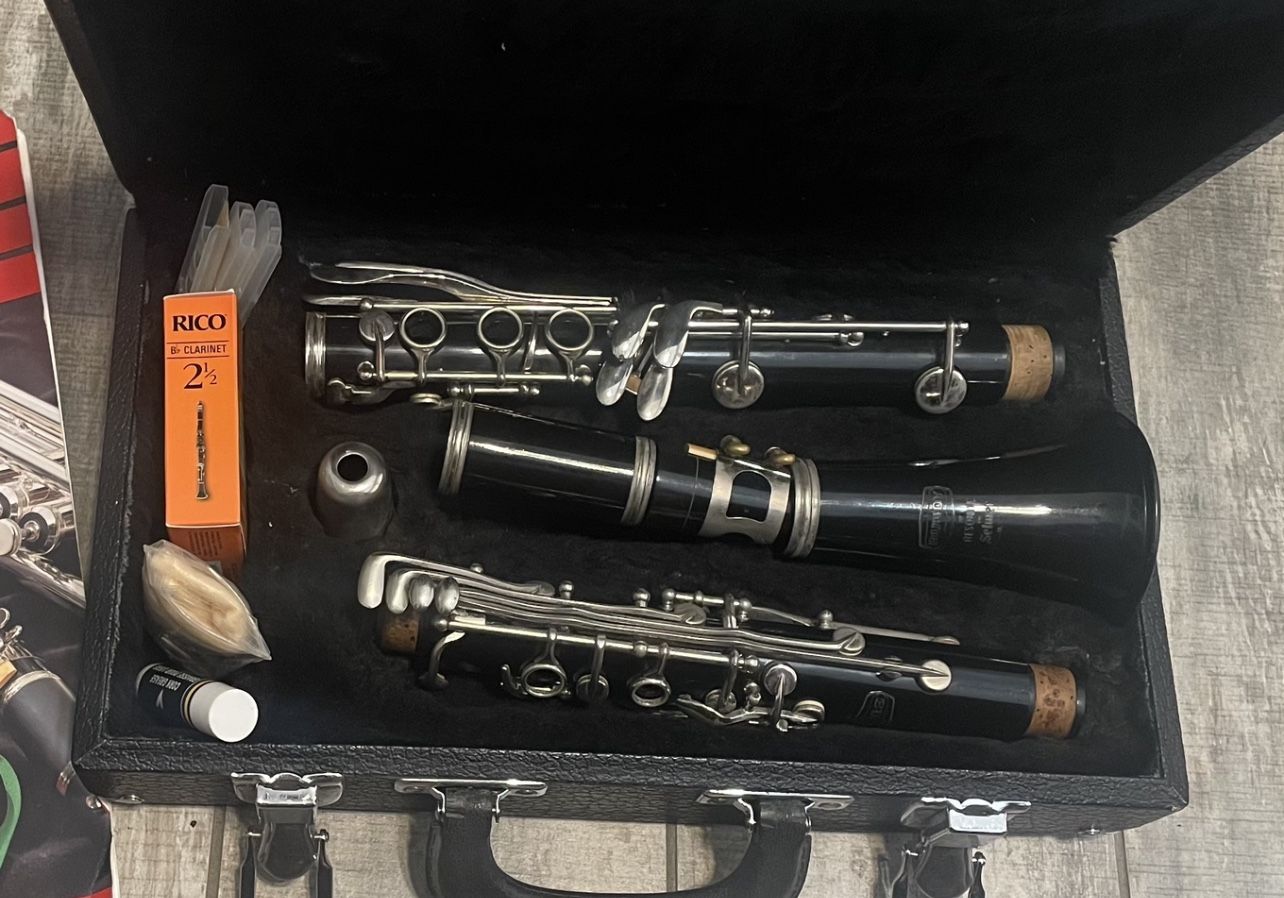 Bundy Resinate Selmer Clarinet