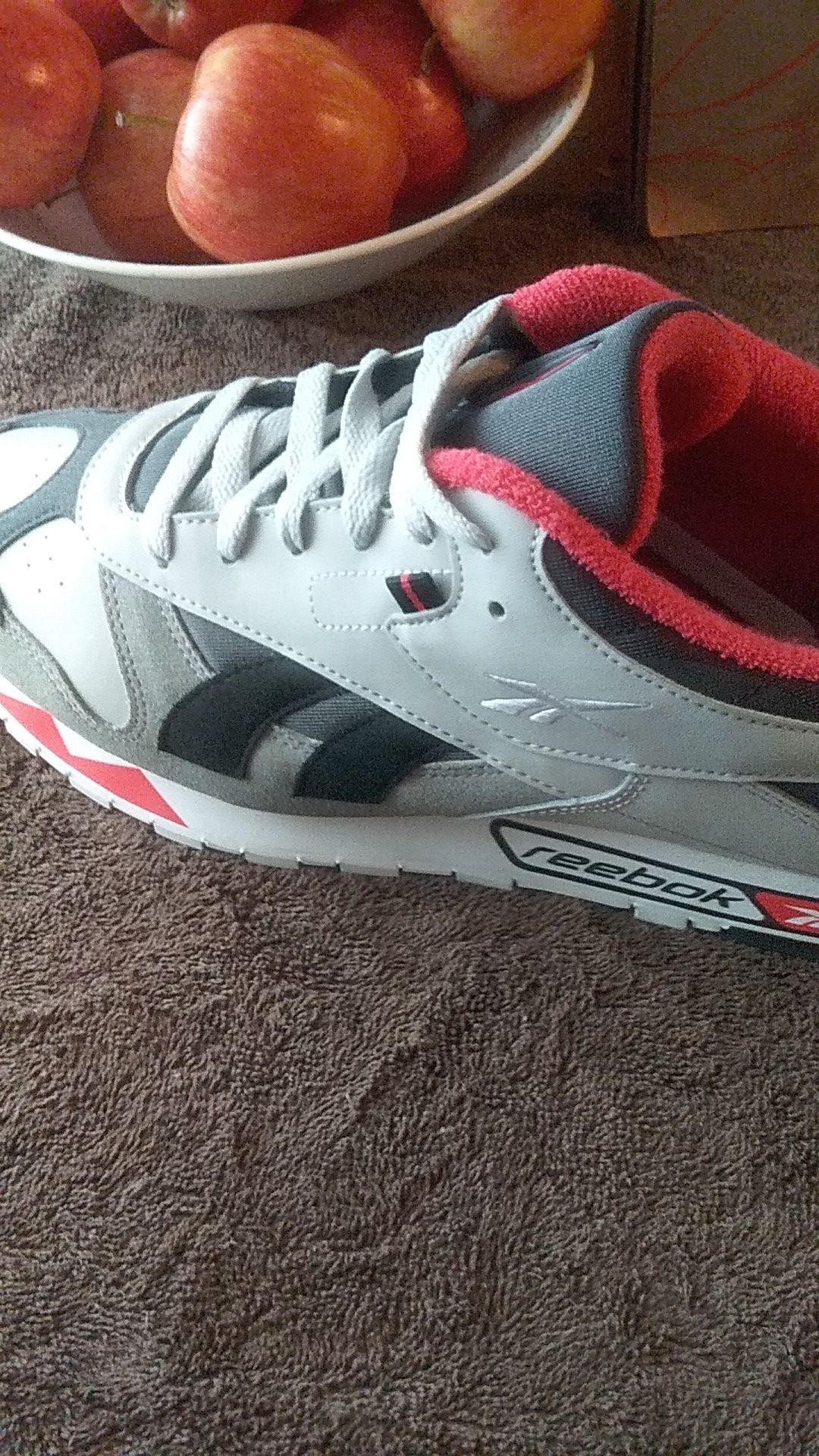 NEW Reebok SHOES size12