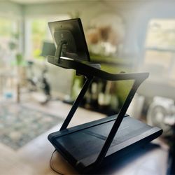 Peleton Tread With Mat And Heart Monitor  FREE DELIVERY (read description)