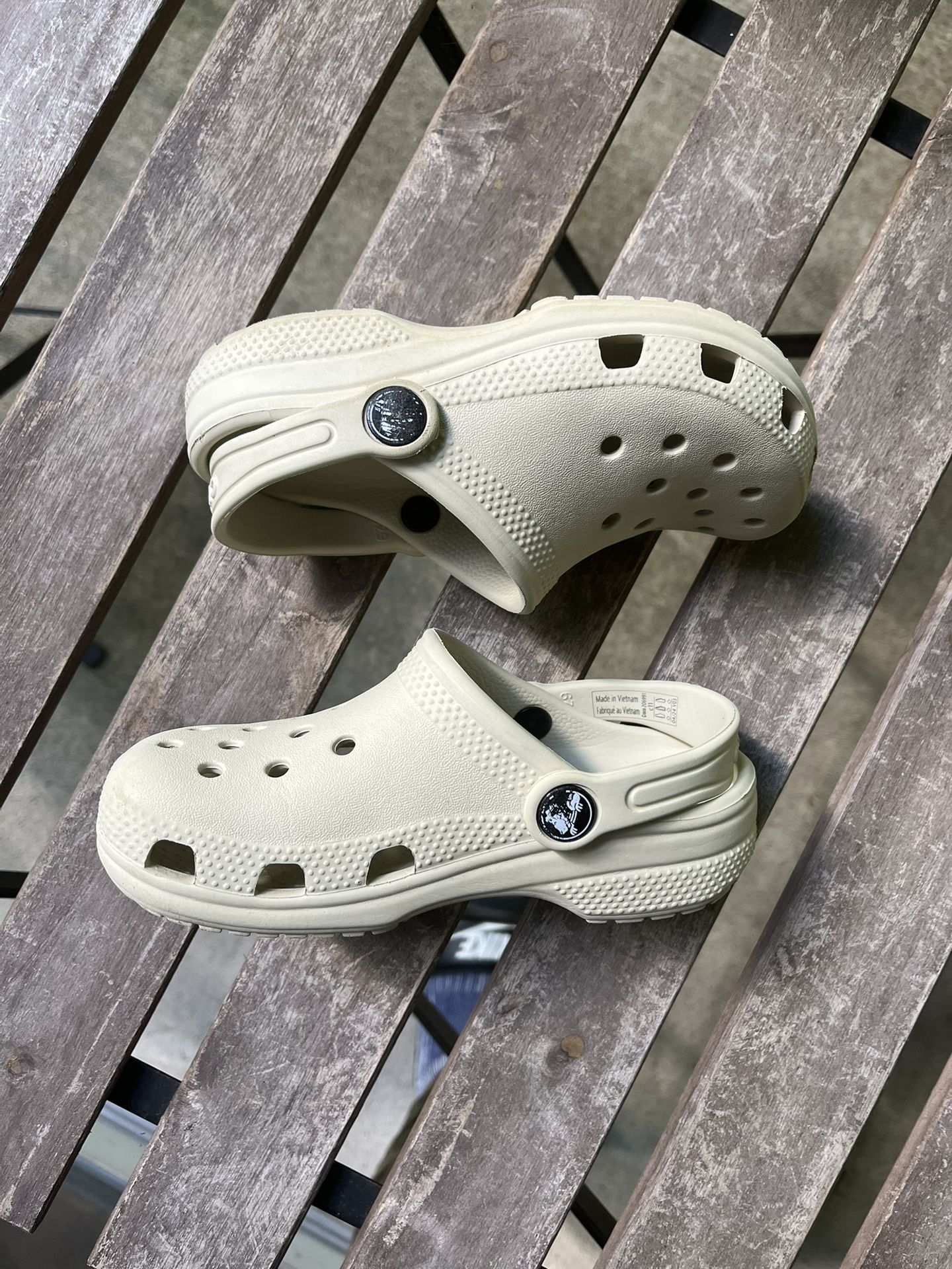 CROCS