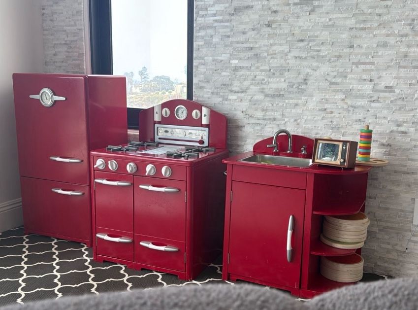 Very good condition set of solid wood Pottery Barn Retro Kitchen set , paid over $1000 at the time