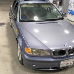 BMW 330i Stahlblau Metallic Blue 