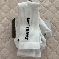 Nike Women’s Skims Crew Socks 