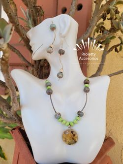 Sterling Silver 925 Necklace And Earrings Set With Natural Stones and Dry Flowers Pendant