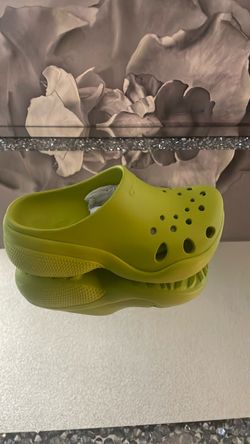 GREEN CROCS