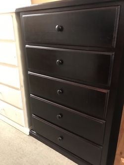 Pinewood dresser 5 drawer GREAT PRICE ALREADY DISCOUNTED and comes with FREE DELIVERY