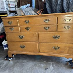 Willet Solid Maple Dresser
