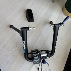 Wahoo KICKR SNAP Wheel-On Bike Trainer