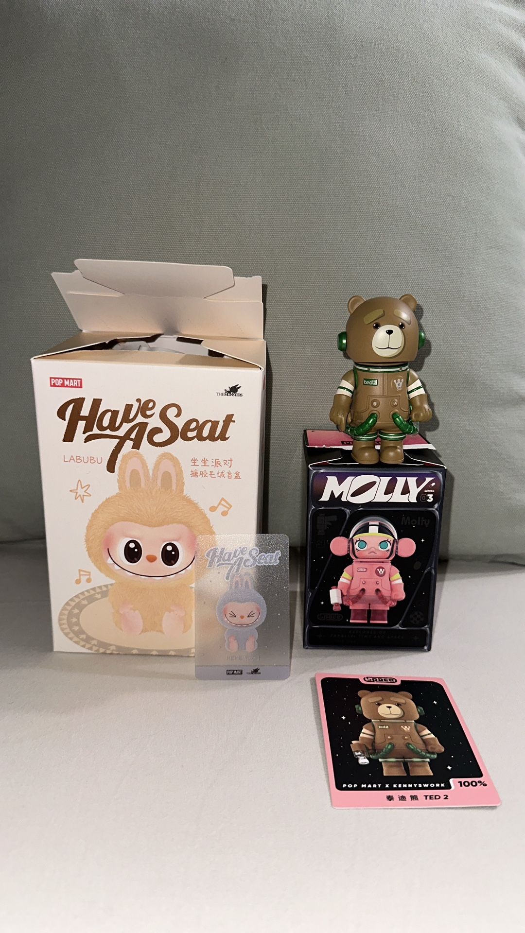 POP MART BUNDLE: Have A Seat Labubu "HEHE"+ Space Molly TED