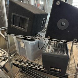 Yamaha Mixer And Speakers