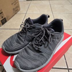 Nike Woman Shoes Size 7.5