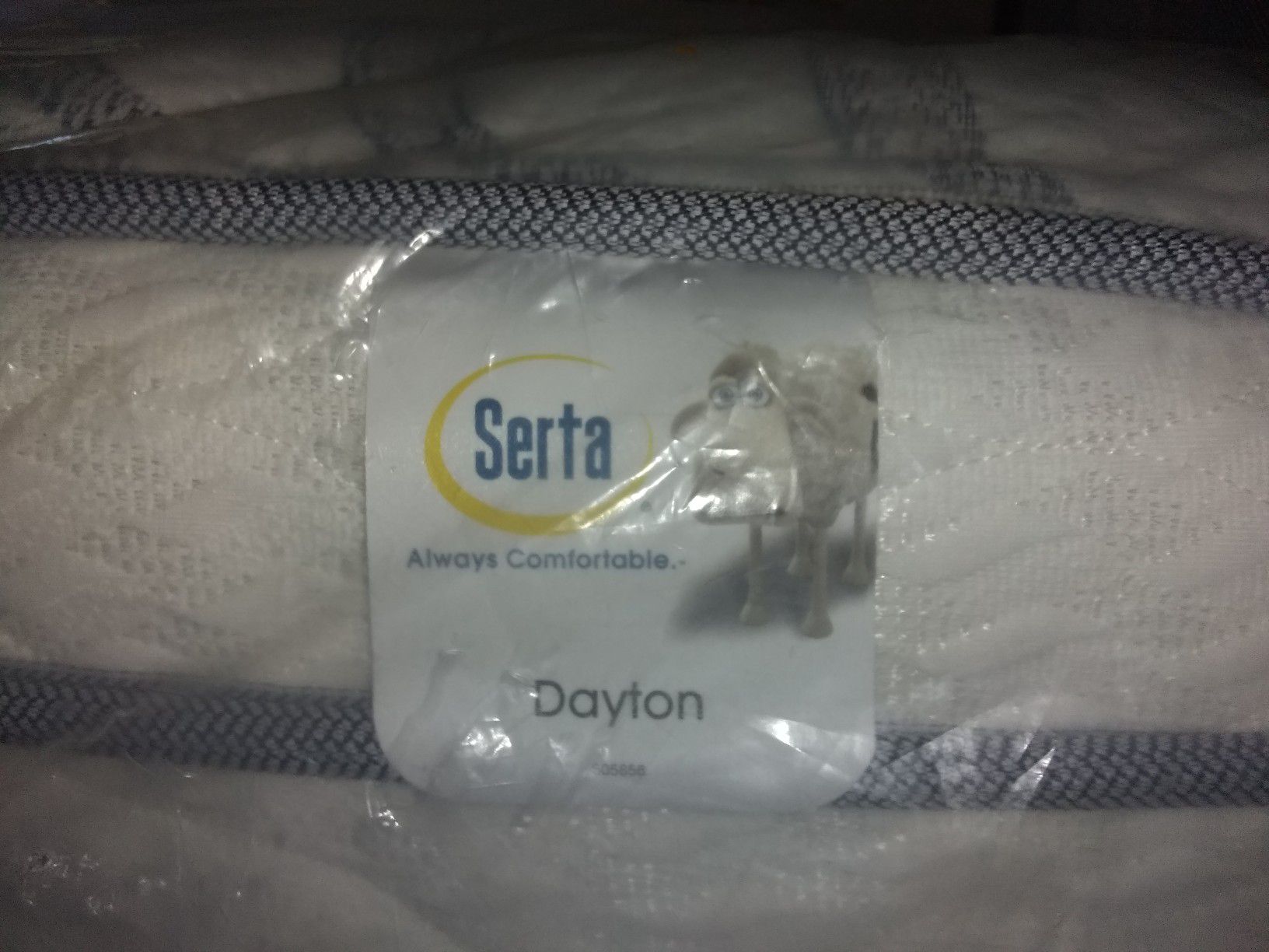 New Queen size Serta mattress and box