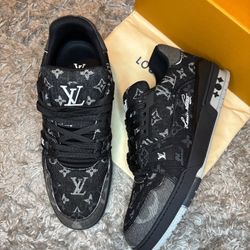 Lv Shoe Size 11